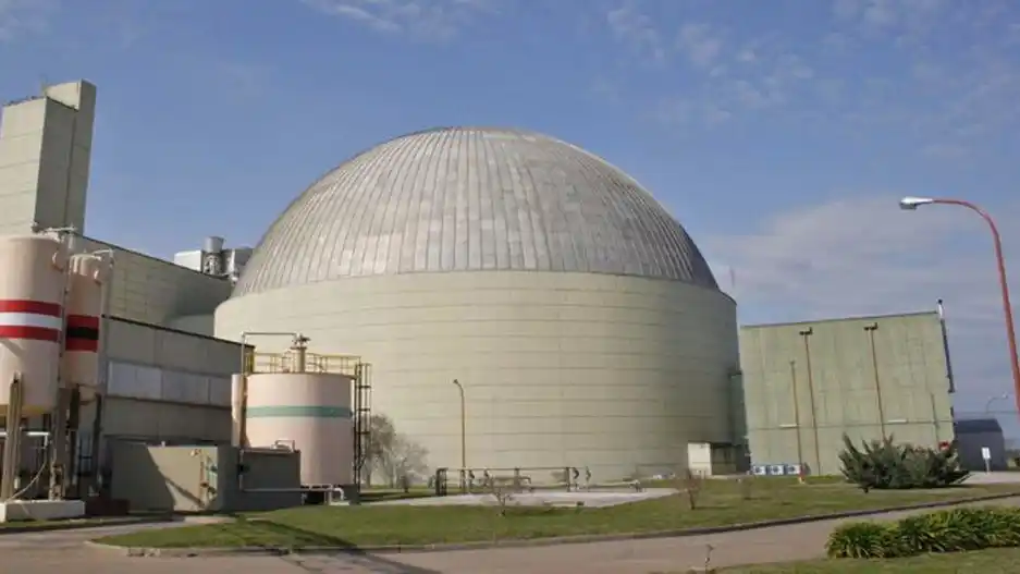 Se privatizará la empresa que maneja las centrales nucleares.