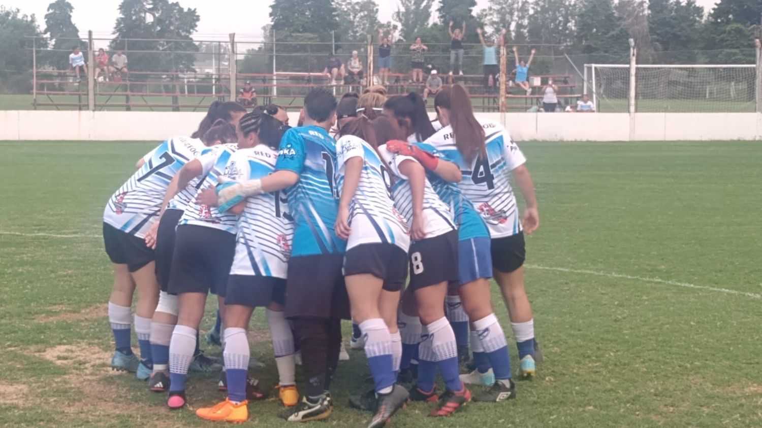Las chicas de la "V Azulada" van por su primer título provincial.