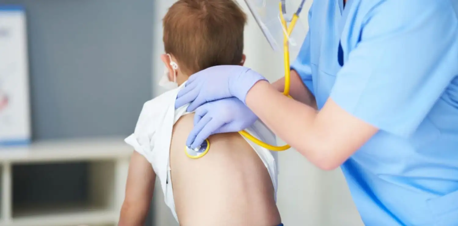 En lo que va del año, ya se registraron más de 38 mil casos de virus sincicial respiratorio (VSR) en el país.
