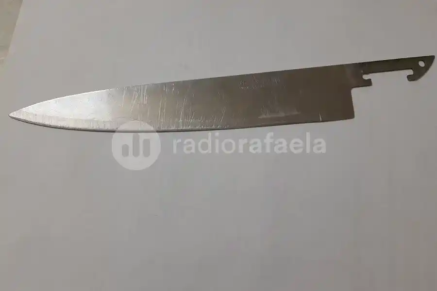 Lo quisieron atacar con un cuchillo, llegó a quitárselo y huyó para esconderse dentro de la Municipalidad de Frontera
