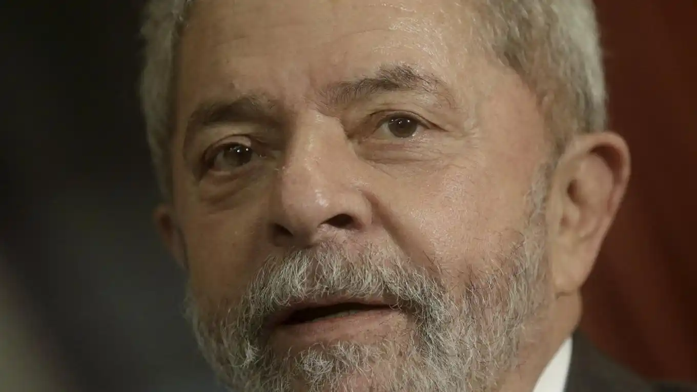 Presentan más cargos de corrupción contra Lula