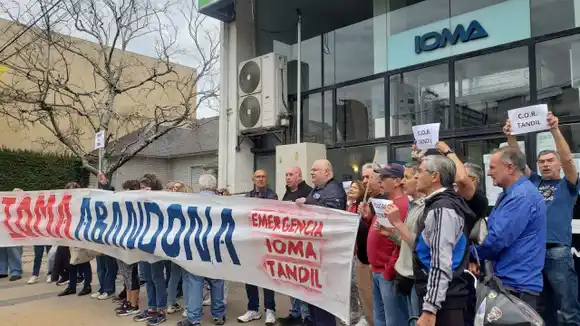 IOMA, sin respuestas en Tandil: afiliados denuncian que solo acceden a una clínica y deben pagar por atención médica