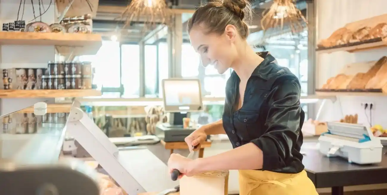 El sector de comercio, que representa a más de 1,2 millones de trabajadores en todo el país, sigue ajustando los ingresos de sus empleados a medida que la inflación se modera.
