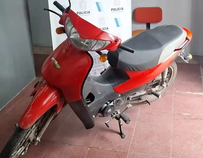 El procedimiento se desarrolló en el marco de un operativo de prevención y seguridad destinado a combatir delitos contra la propiedad automotor y motovehículos.