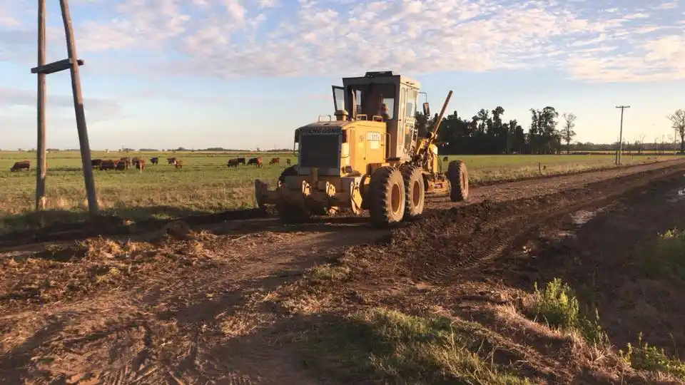 Caminos rurales: esperan la reparación de máquinas para retomar tareas en la red vial