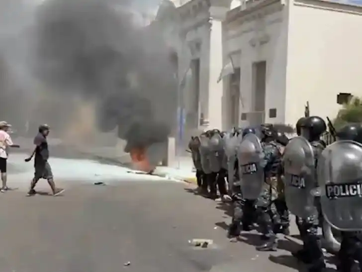 La protesta terminó con serios incidentes.