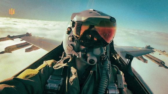 This could be the first downing of a Russian Su-35 fighter jet by a Ukrainian  F-16