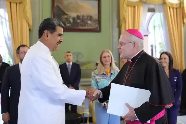 Nuevo Nuncio Apostólico presentó cartas credenciales: MADURO LO RECIBIÓ EN MIRAFLORES