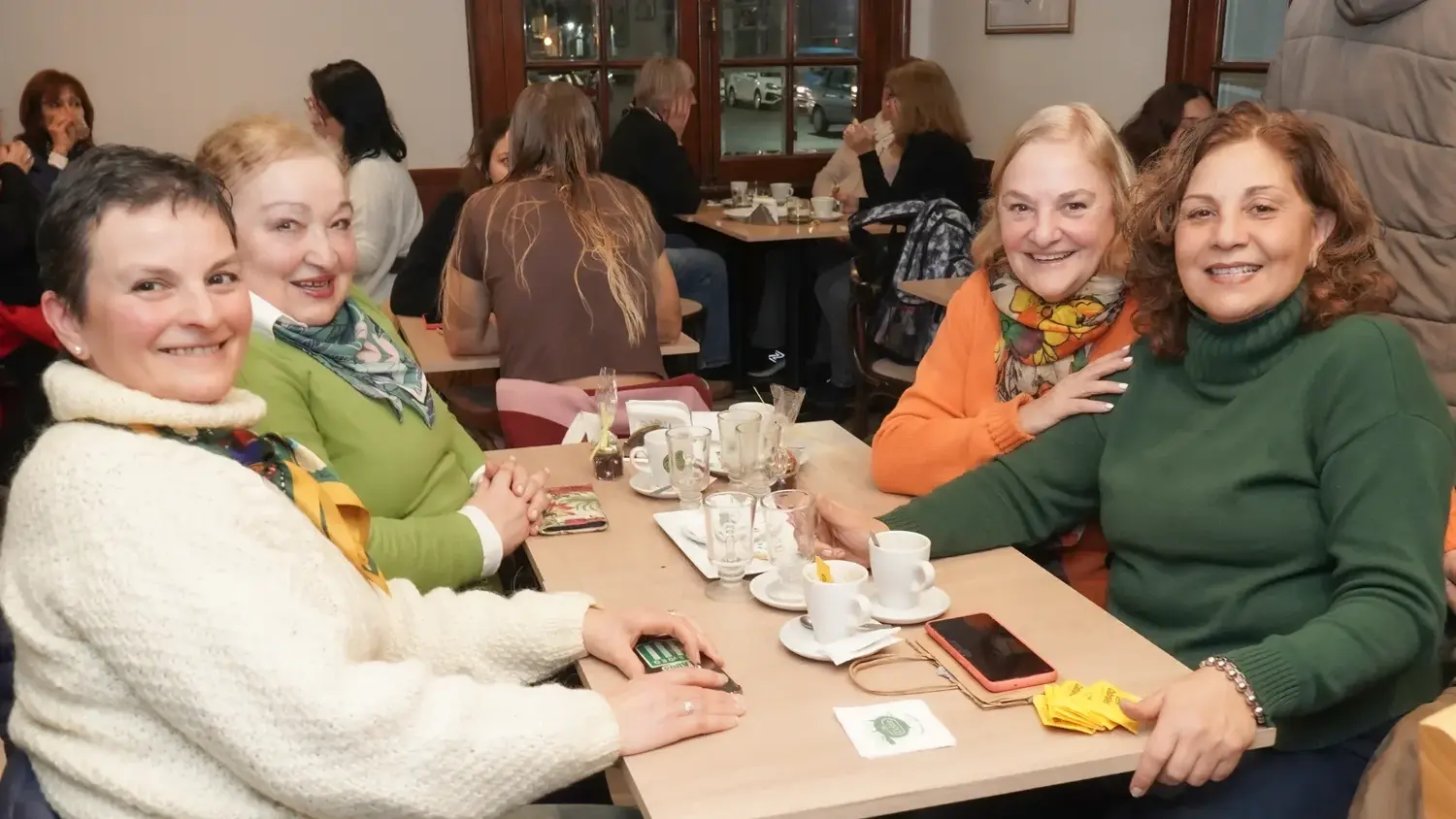 En Deleite. Un grupo de amigas celebran su día