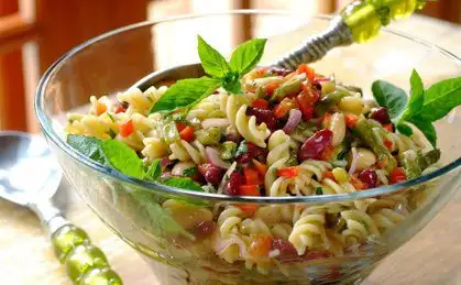 Hoy el Día está para ensalada de fideos multicolor