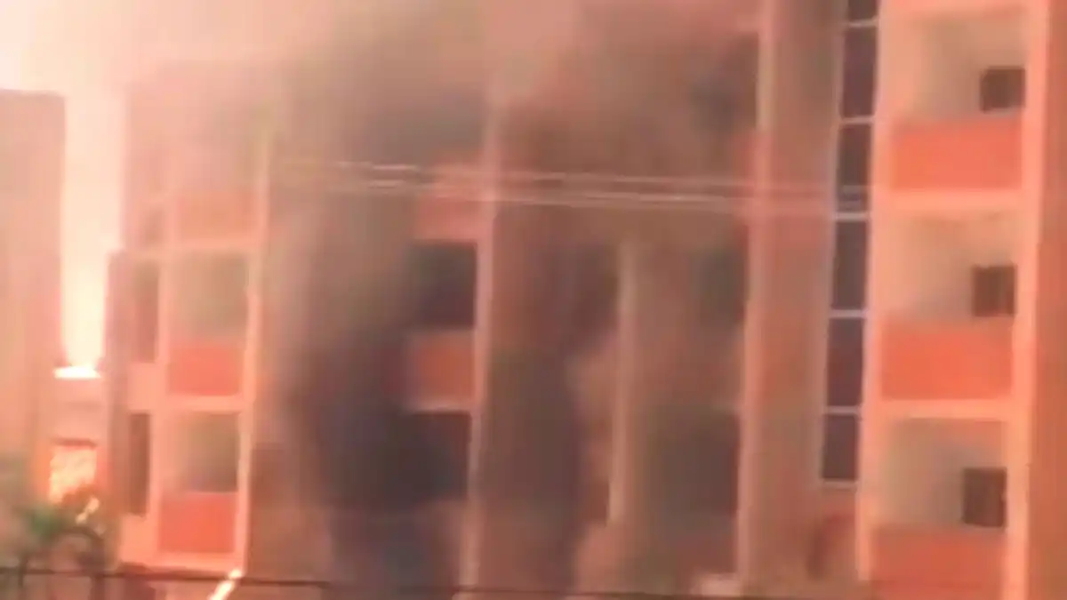 DOS PERSONAS HERIDAS: presunta bombona de gas doméstico causó gran explosión en edificio en Margarita (VIDEO)