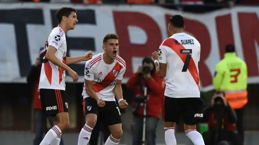 River fue contundente y goleó a Lanús en el Monumental