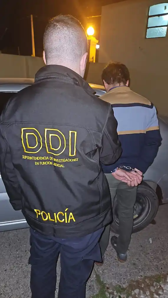 Detuvieron a un hombre que tenía y difundía pornografía infantil