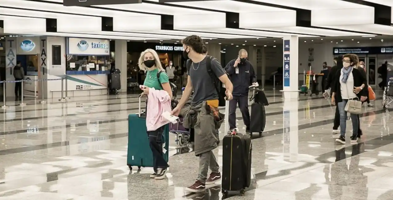 El Gobierno flexibiliza los requisitos para ingresar al país