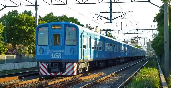 Radicales massistas quieren que el tren Roca pase a llamarse Leando N. Alem