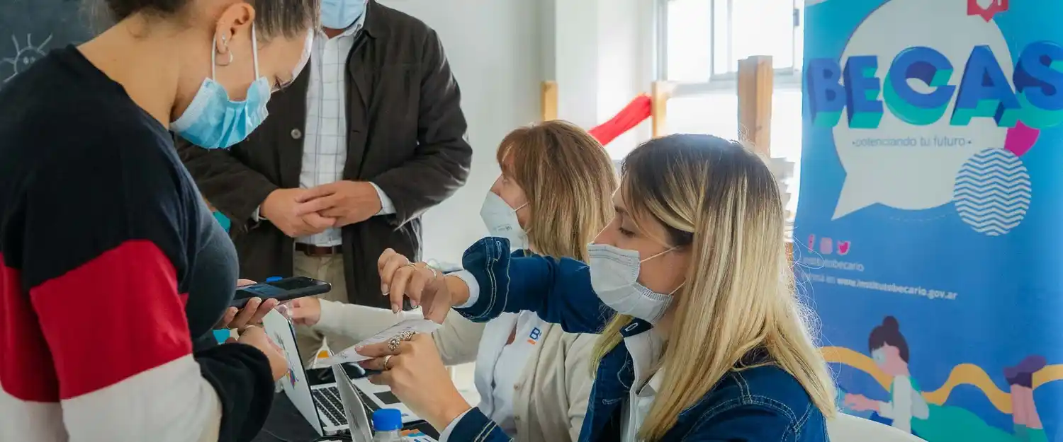 Becas secundarias: El Instituto Becario comenzó los abordajes territoriales