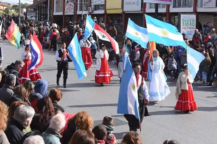 Eventos bonaerenses: Villa Gesell planifica el regreso presencial de la Fiesta de la Diversidad Cultural