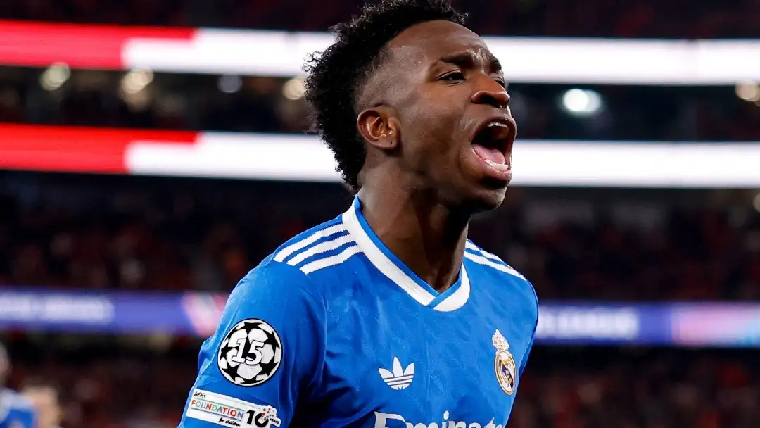 Vinicius, gol y polémica.