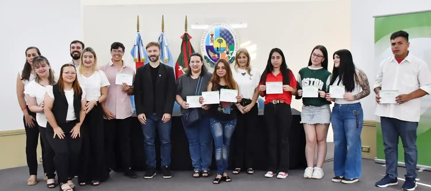 Con la entrega de certificados finalizó el año de los talleres de formación laboral
