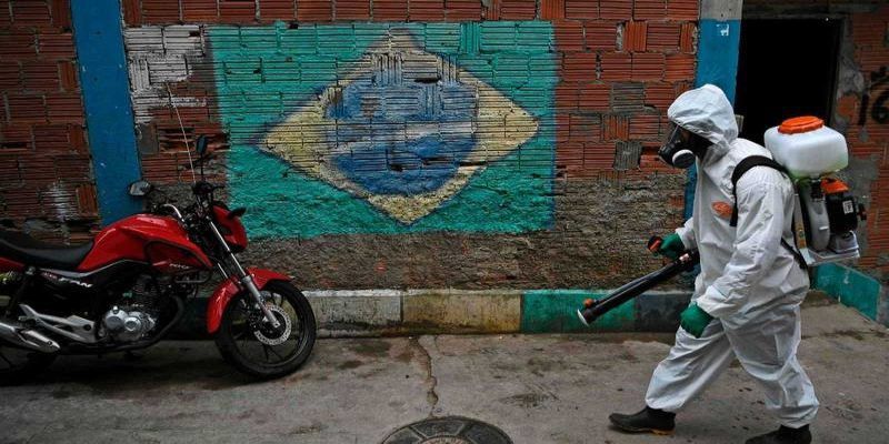 Brasil sobrepasa los 70.000 muertos y los 1,8 millones de casos de COVID-19