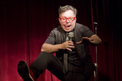Jorge Monteagudo dictará un taller sobre texto, cuerpo y escena en la ciudad