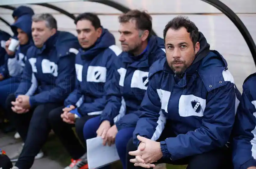 A un año del ascenso, Alvarado busca un nuevo entrenador