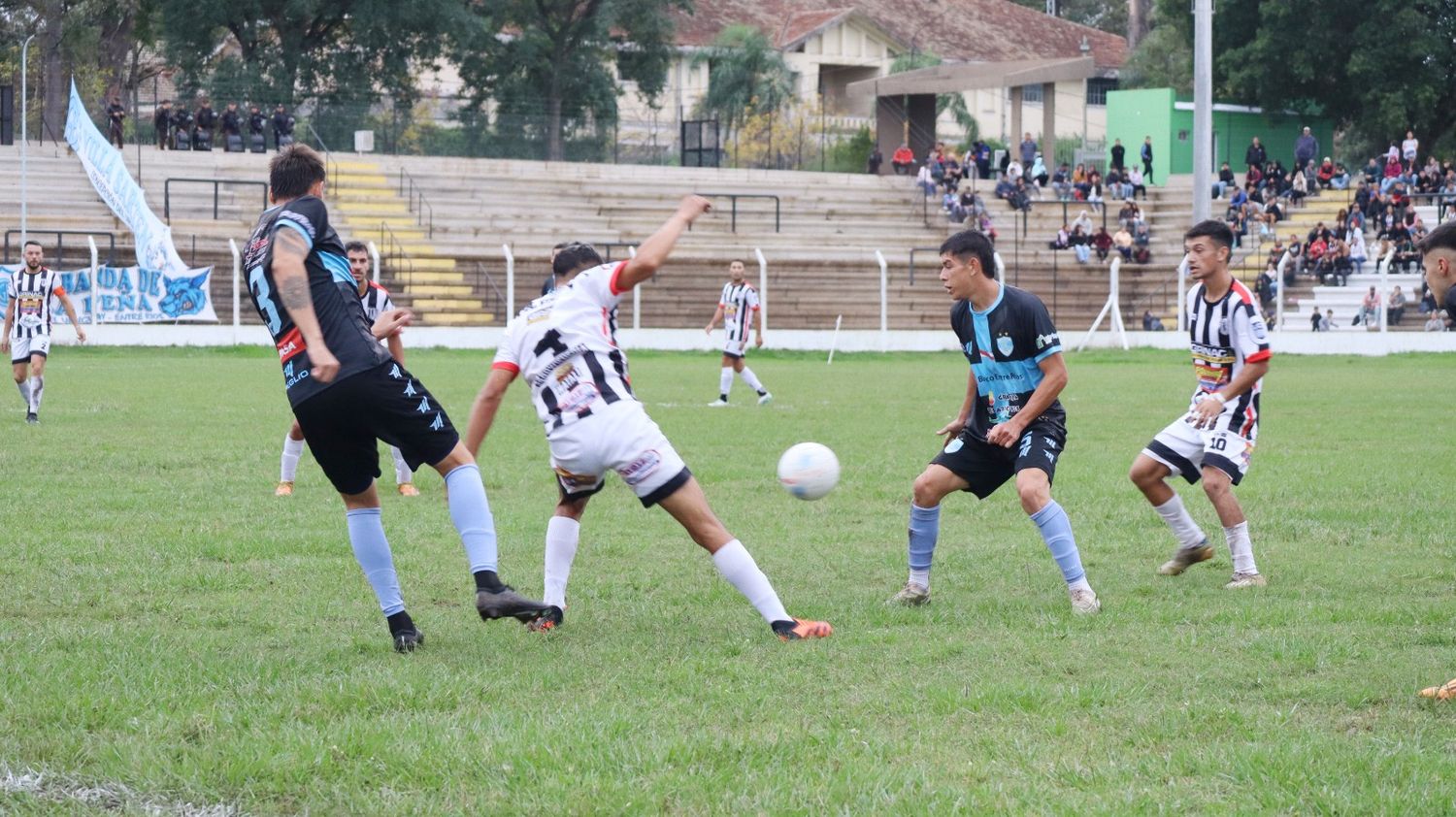 Copa Entre Ríos de fútbol: Victoria va por el pase a la final ante Gimnasia