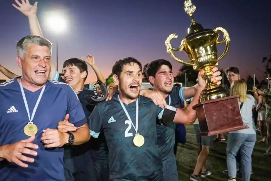 Fútbol Adaptado: "Los Murciélagos" campeones