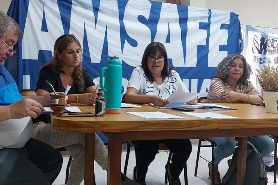 Amsafe Las Colonias repudió agresiones y acompaña a las docentes atacadas en Esperanza