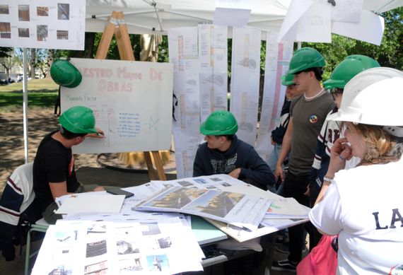 Más de 150 estudiantes de la Técnica 2 realizaron prácticas en la Plaza Independencia