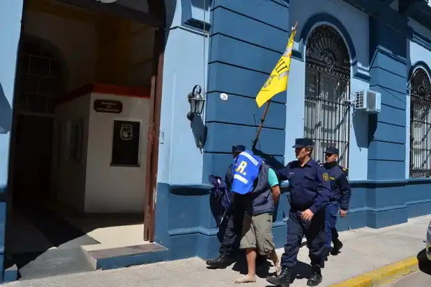 Robó herramientas de una carpintería y fue atrapado a 4 cuadras