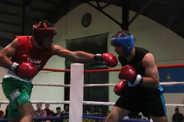 Johny Parada venció a Francisco Bidegain en una pelea encarnizada