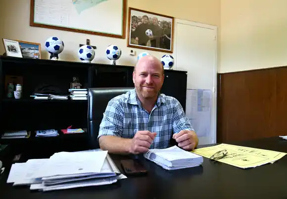 Inauguran nueva etapa del Centro Universitario Mar Chiquita: "La Provincia acompaña, no como Nación", dijo Wischnivetzky