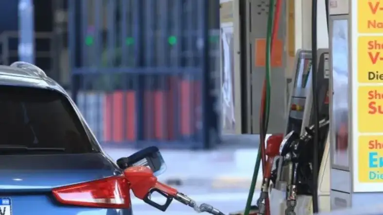 Impuesto a los combustibles.