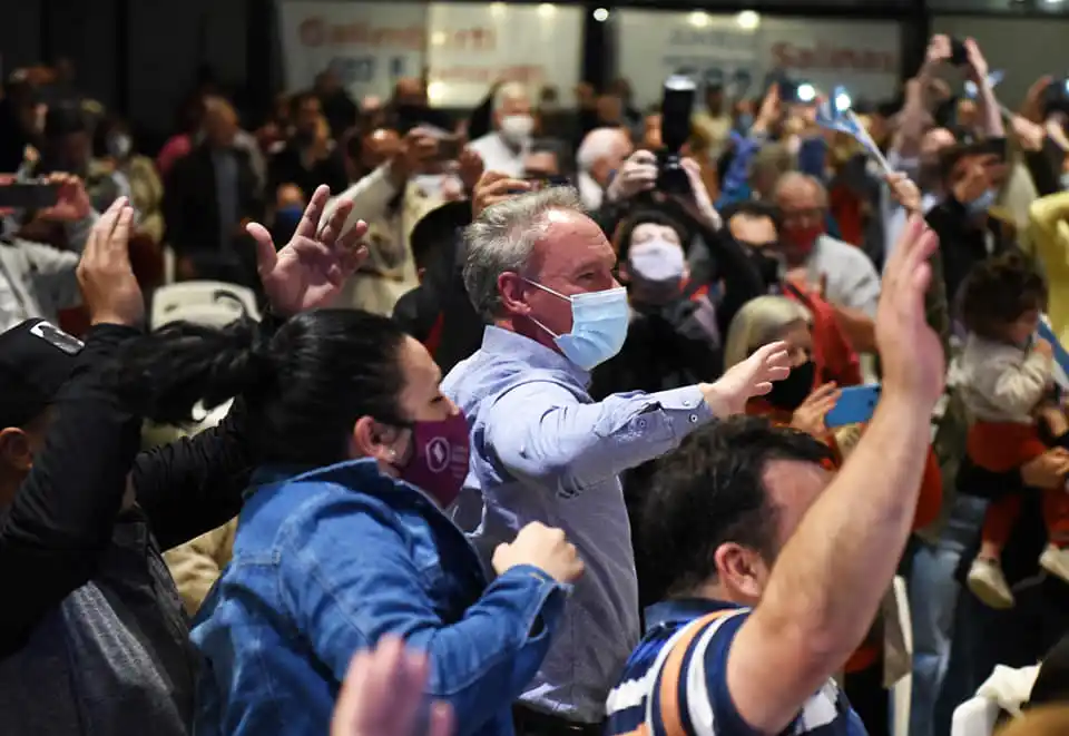 “Me estoy enterando de los sucedido en la ciudad” dijo Schneider desde Concordia