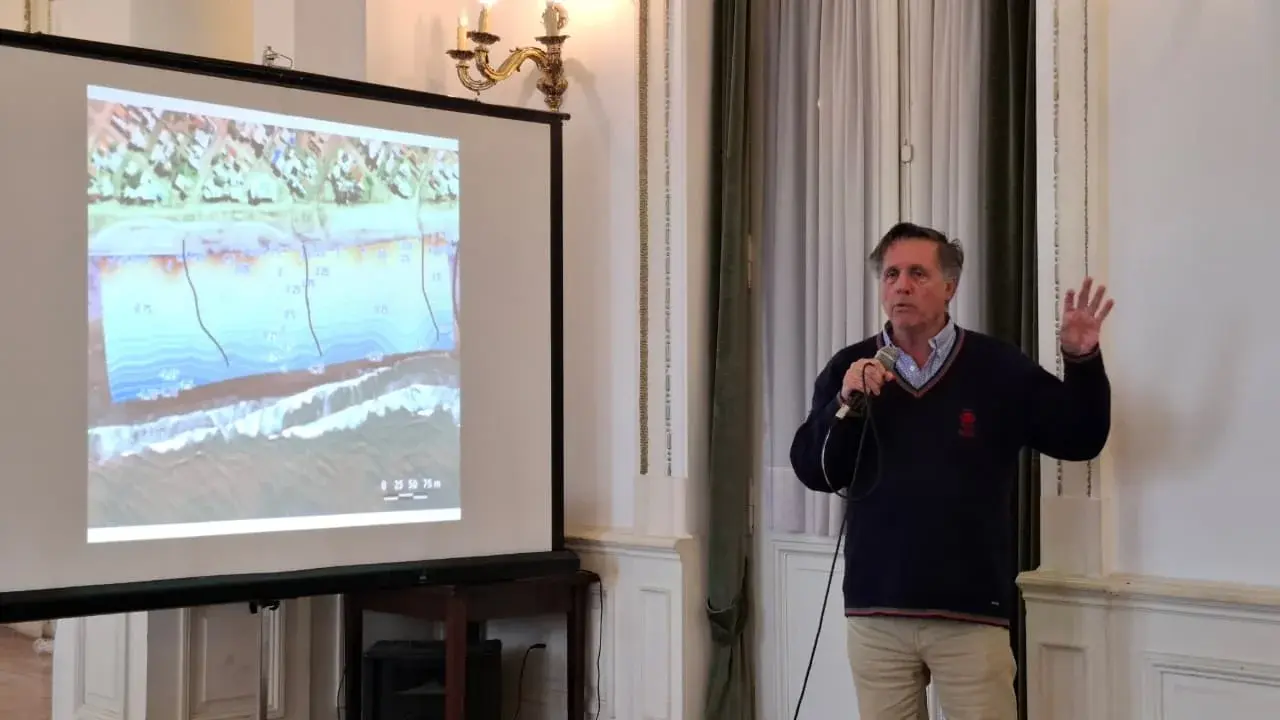 El licenciado en Geología e investigador del CONICET, Federico Isla