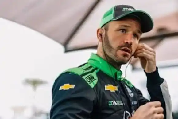 Canapino corre en Detroit