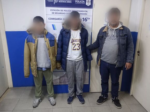 Allanamiento en Mar del Plata: secuestran motos robadas y 18 celulares