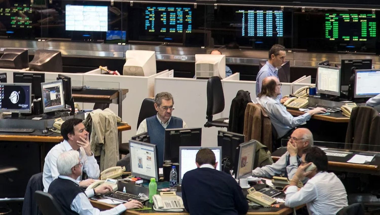 El riesgo país de argentina baja la barrera de 1.000 puntos básicos