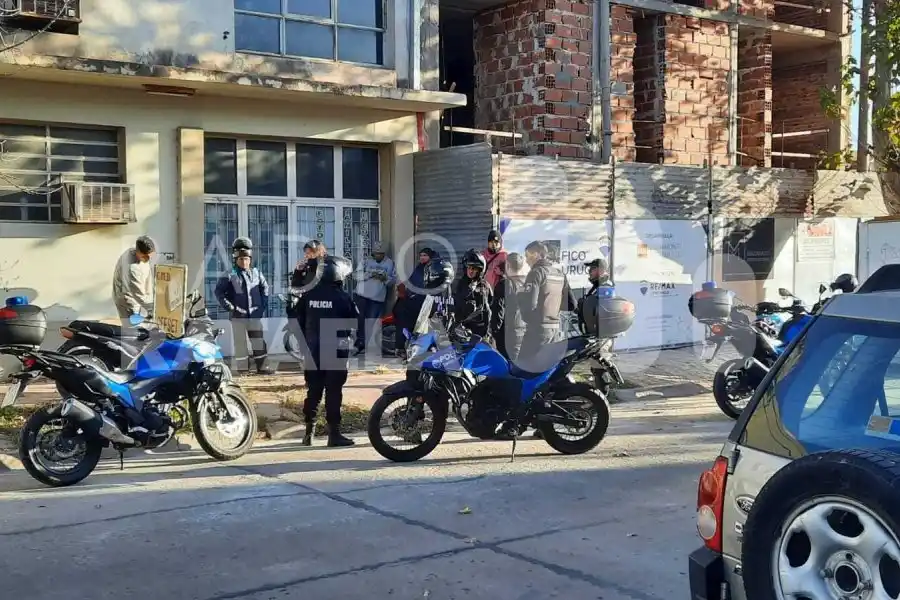 Importante movimiento de la policía y de la GUR por el robo de una moto a una trabajador de la construcción