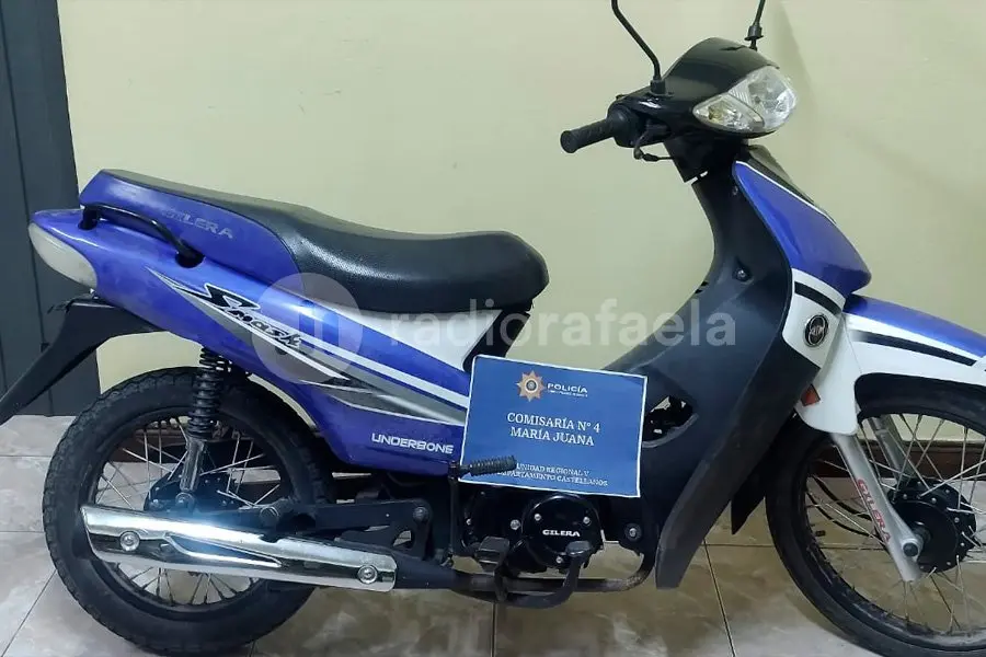 Fue hasta la casa de su pareja, la agredió y encima le robó la moto