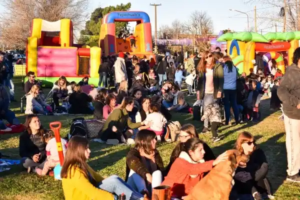 Julieta Spina: “los festivales comunitarios también generan trabajo genuino para el desarrollo productivo local”