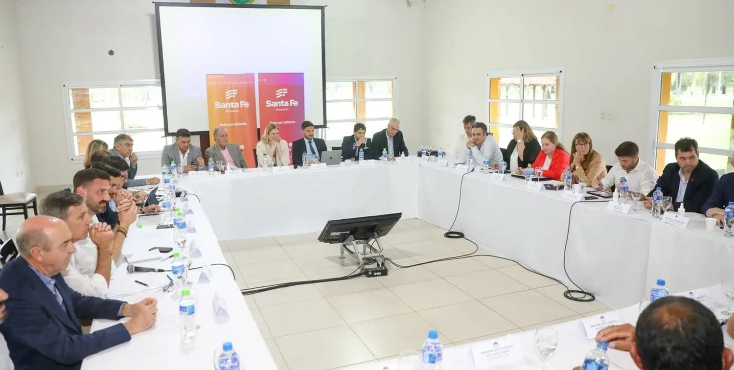 Pullaro en Tostado: "Vamos a poner en valor la región con obras que cambien la vida de los vecinos".