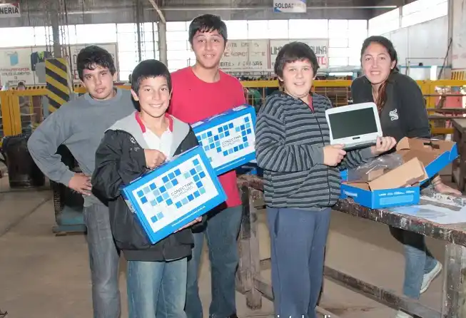 Entregaron Netbooks en la Escuela Técnica