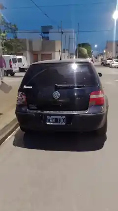 Choque entre un auto y una moto: hay un hospitalizado