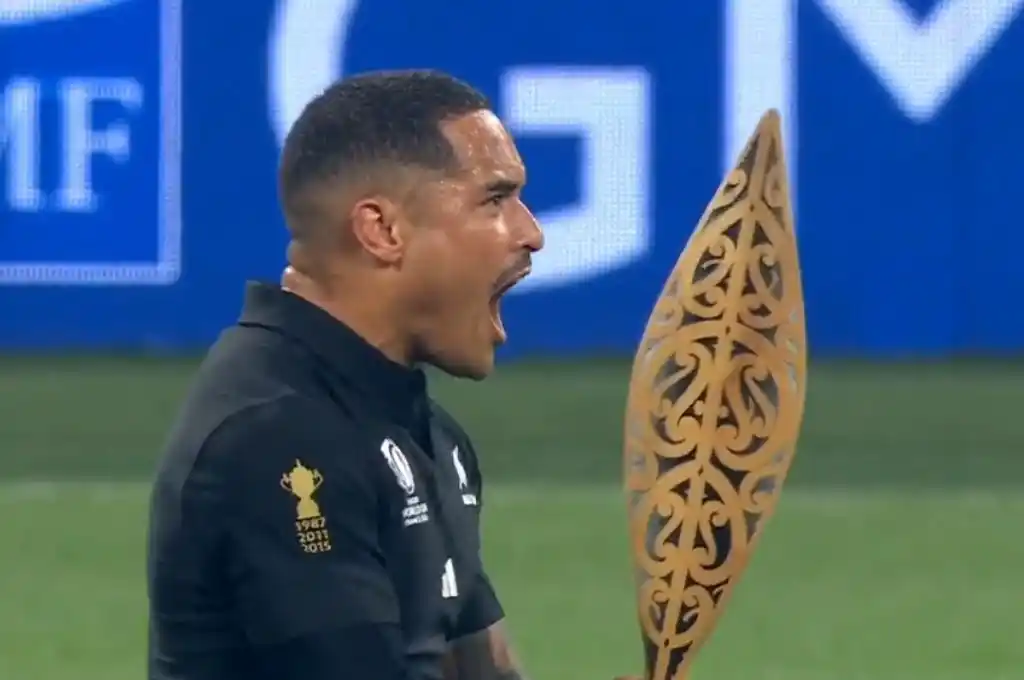 El Stade de France quedó en completo silencio para presenciar la danza maorí