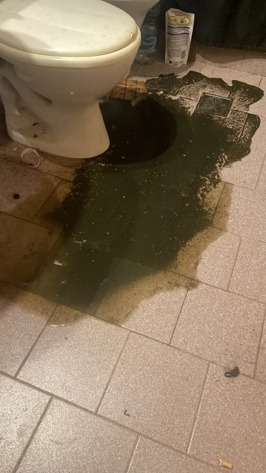 Reclamos por cloacas tapadas en las 49 viviendas