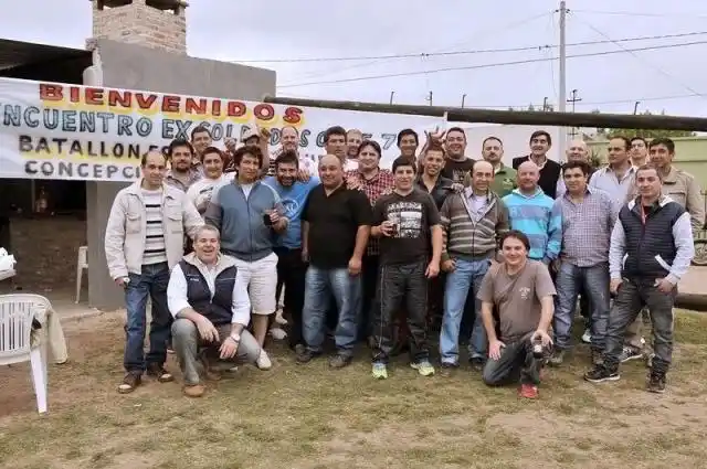 Emotivo reencuentro de ex compañeros del servicio militar de la Clase 1974