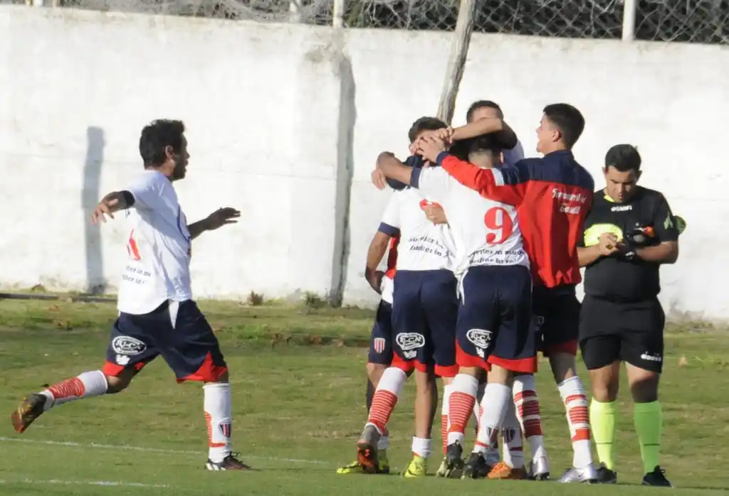 Resultados y goleadores del fútbol del domingo