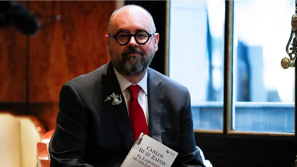 Murió el escritor Carlos Ruiz Zafón, el español más leído después de Cervantes